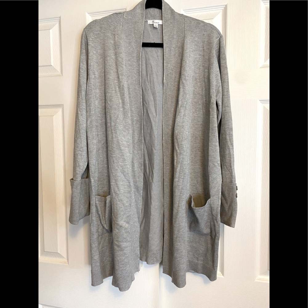 89th + Madison Cardigan Size 1X
